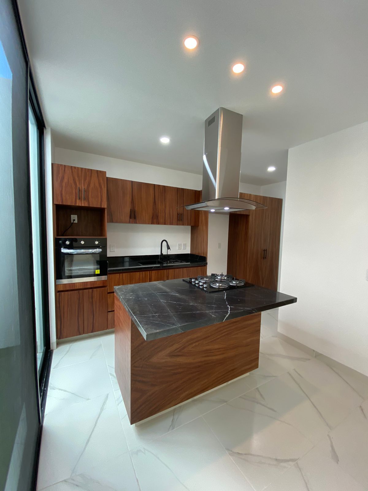 HERMOSA CASA NUEVA EN VENTA DE 1 PLANTA  EN  PRIVADO EN LEÓN GTO