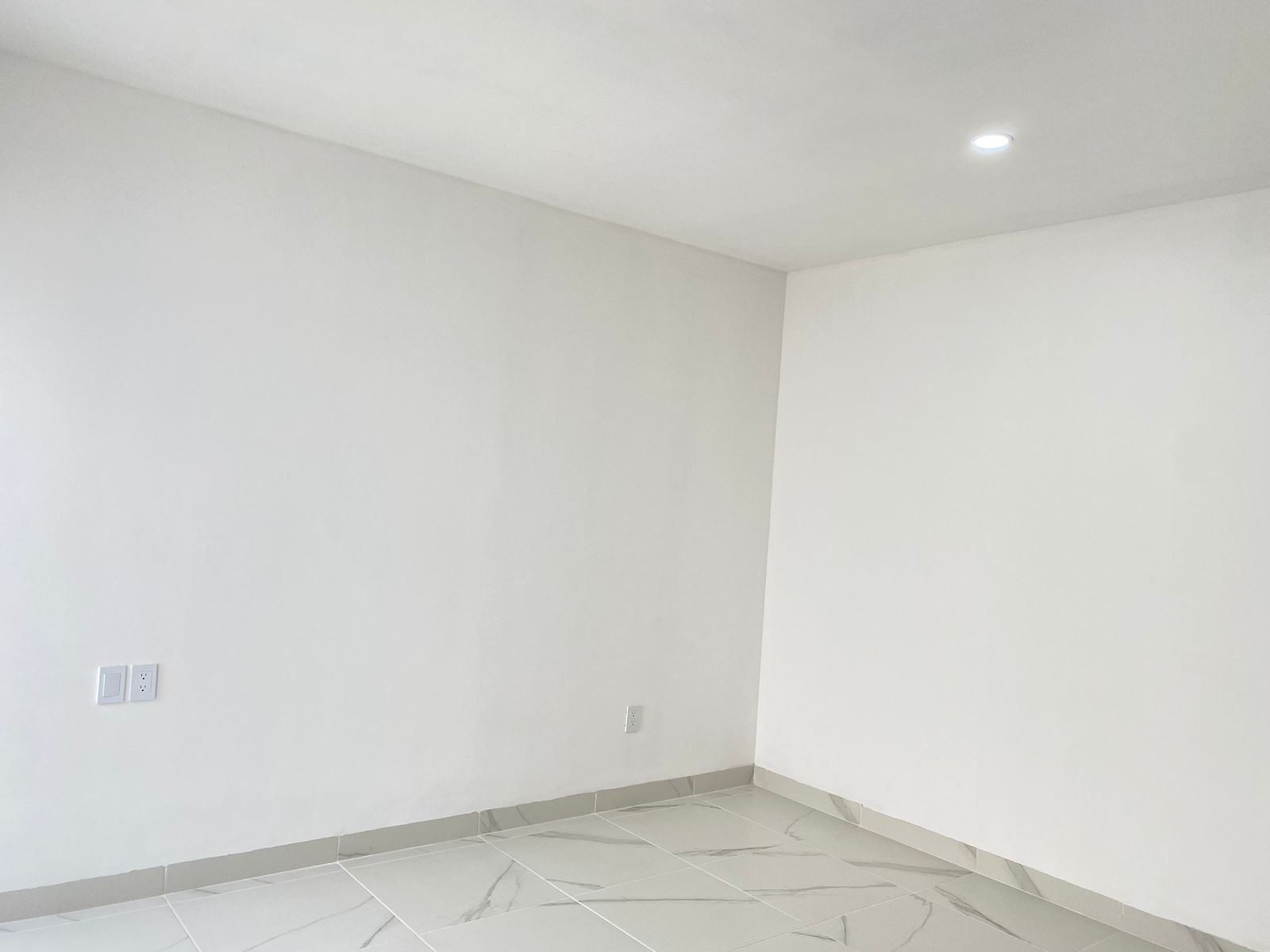 HERMOSA CASA NUEVA EN VENTA DE 1 PLANTA  EN  PRIVADO EN LEÓN GTO