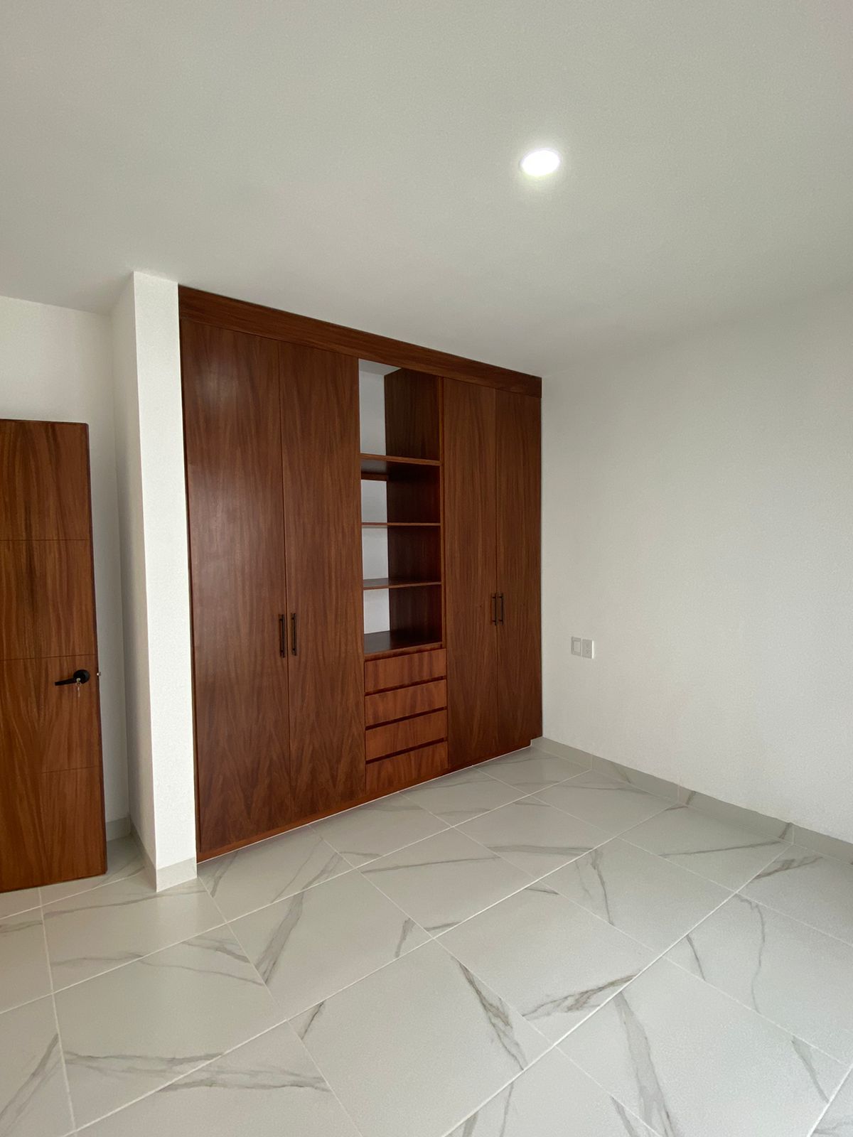 HERMOSA CASA NUEVA EN VENTA DE 1 PLANTA  EN  PRIVADO EN LEÓN GTO