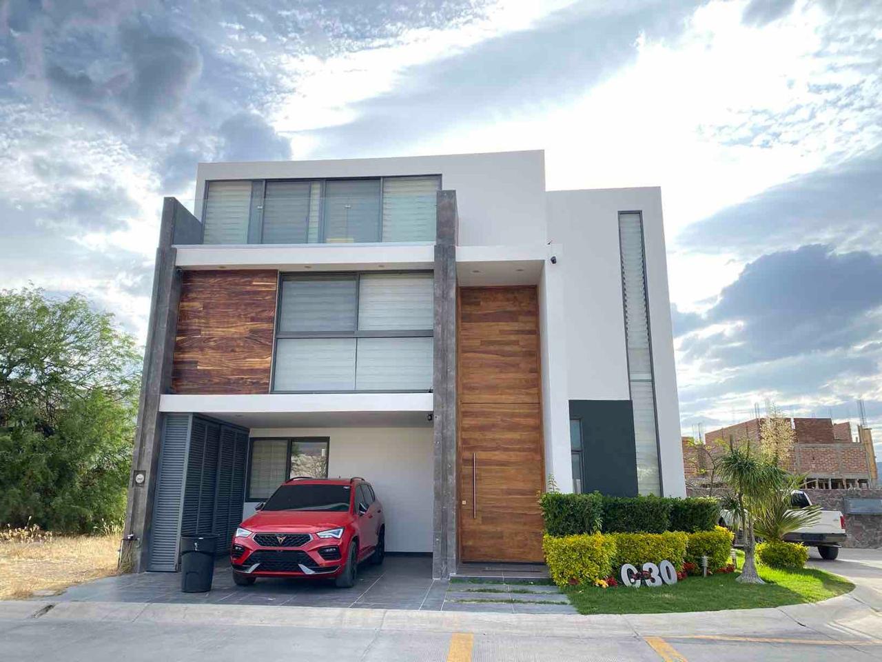 CASA EN VENTA AMUEBLADA EN LOMAS DEL MOLINO  LEÓN GTO ZONA NORTE