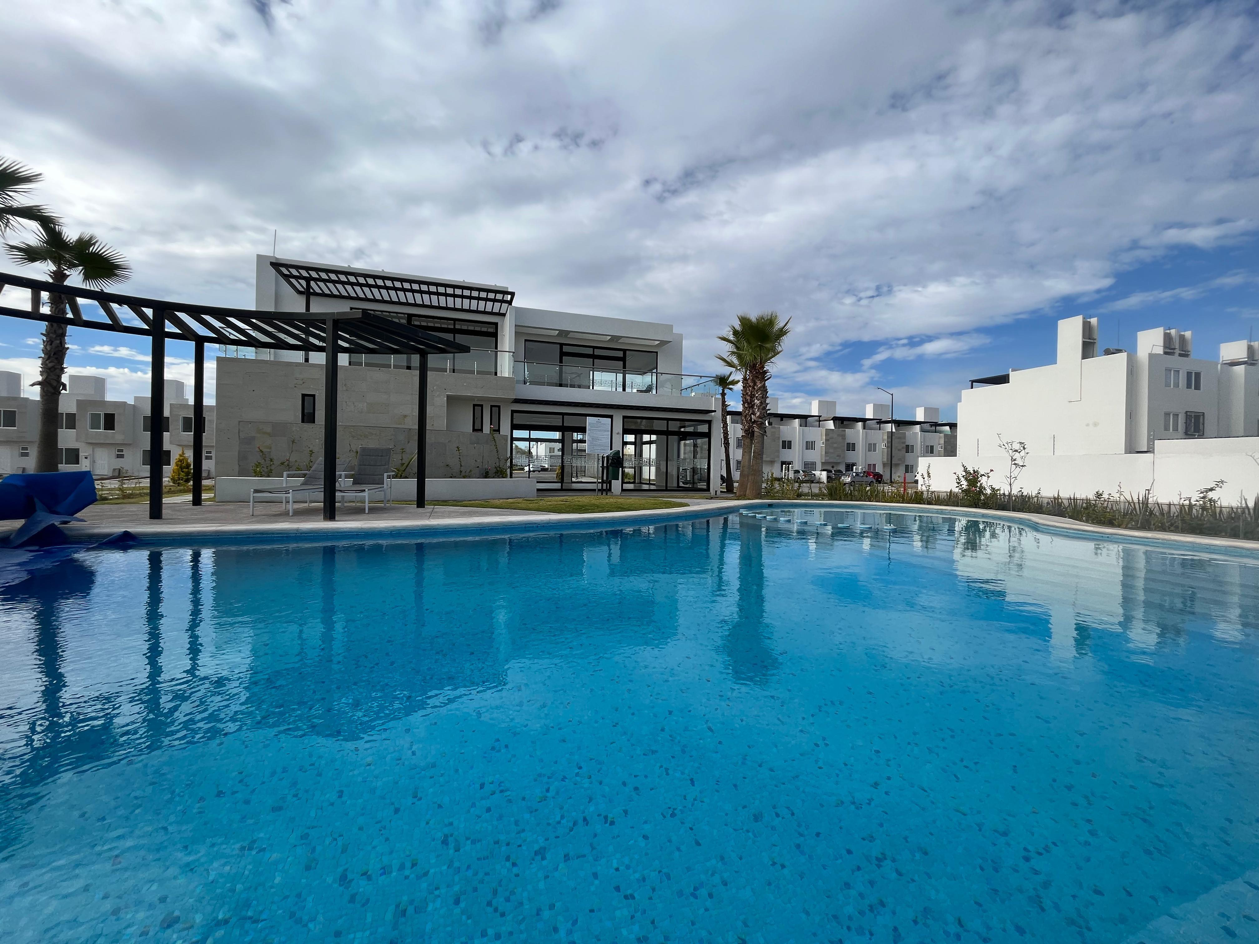 Casa nueva en VENTA en privado, con extraordinaria ubicación al norte de León, Gto. 